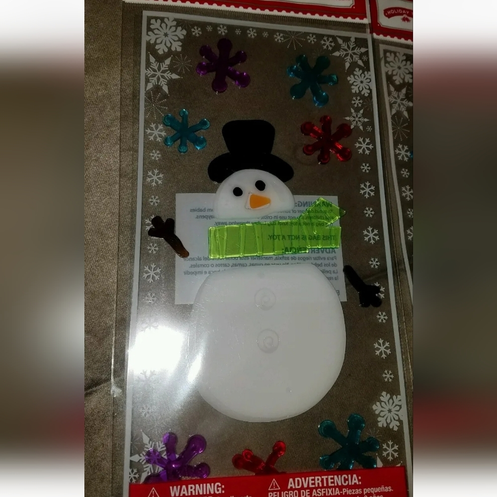 2 Sheets Of Christmas Window Gel Clings NEW ****SNOWMAN****